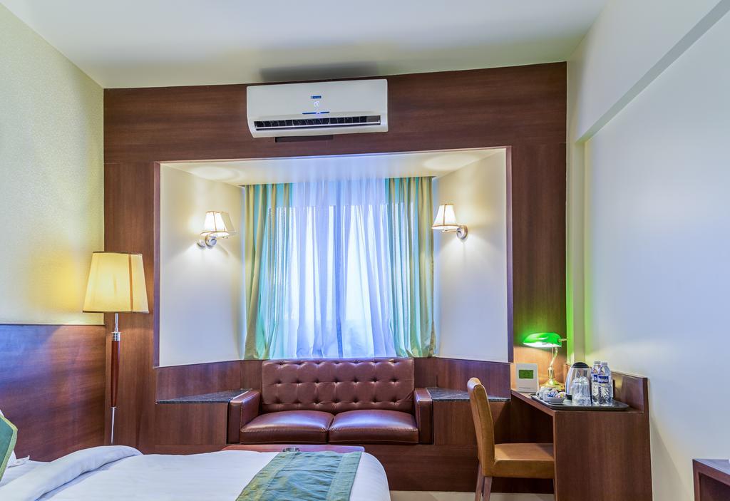 Treebo Premium Grand Emerald Pimpri-Chinchwad المظهر الخارجي الصورة