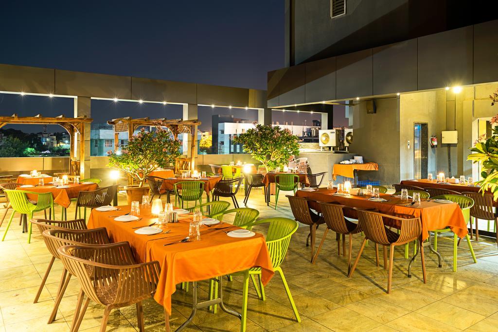 Treebo Premium Grand Emerald Pimpri-Chinchwad المظهر الخارجي الصورة
